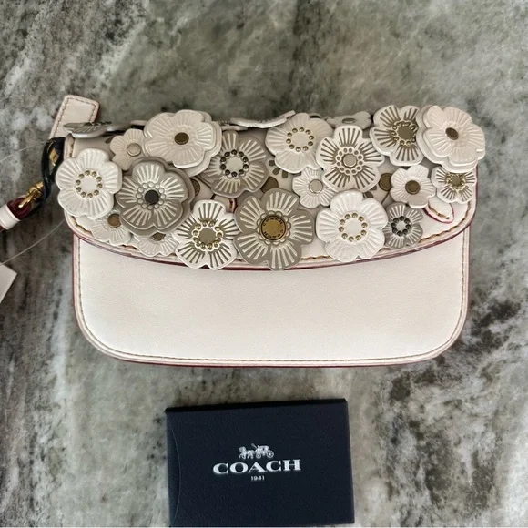 COACH 1941 Tea Rose Clutch Wristlet CHALK NWT - Picture 5 of 11